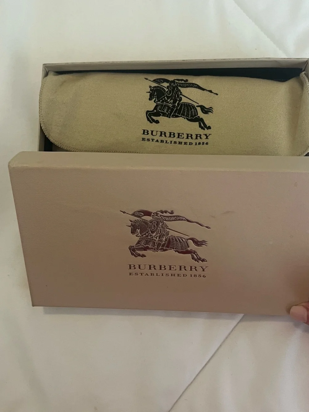 Burberry Red Leather & Beige Check Zip Wallet - Picture 15 of 15